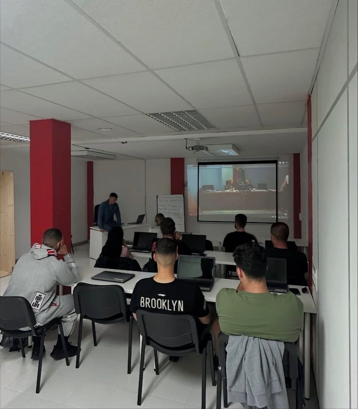 Clase en el centro de formación de Grupo Rubí